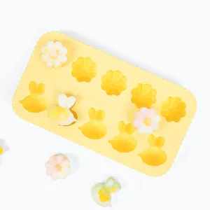 Bee   Daisy Treat Mold