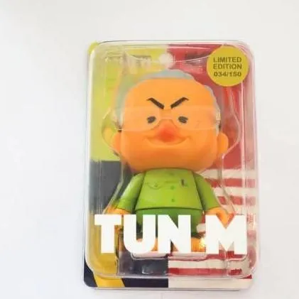 Tun Mahatir Vinyl Figure
